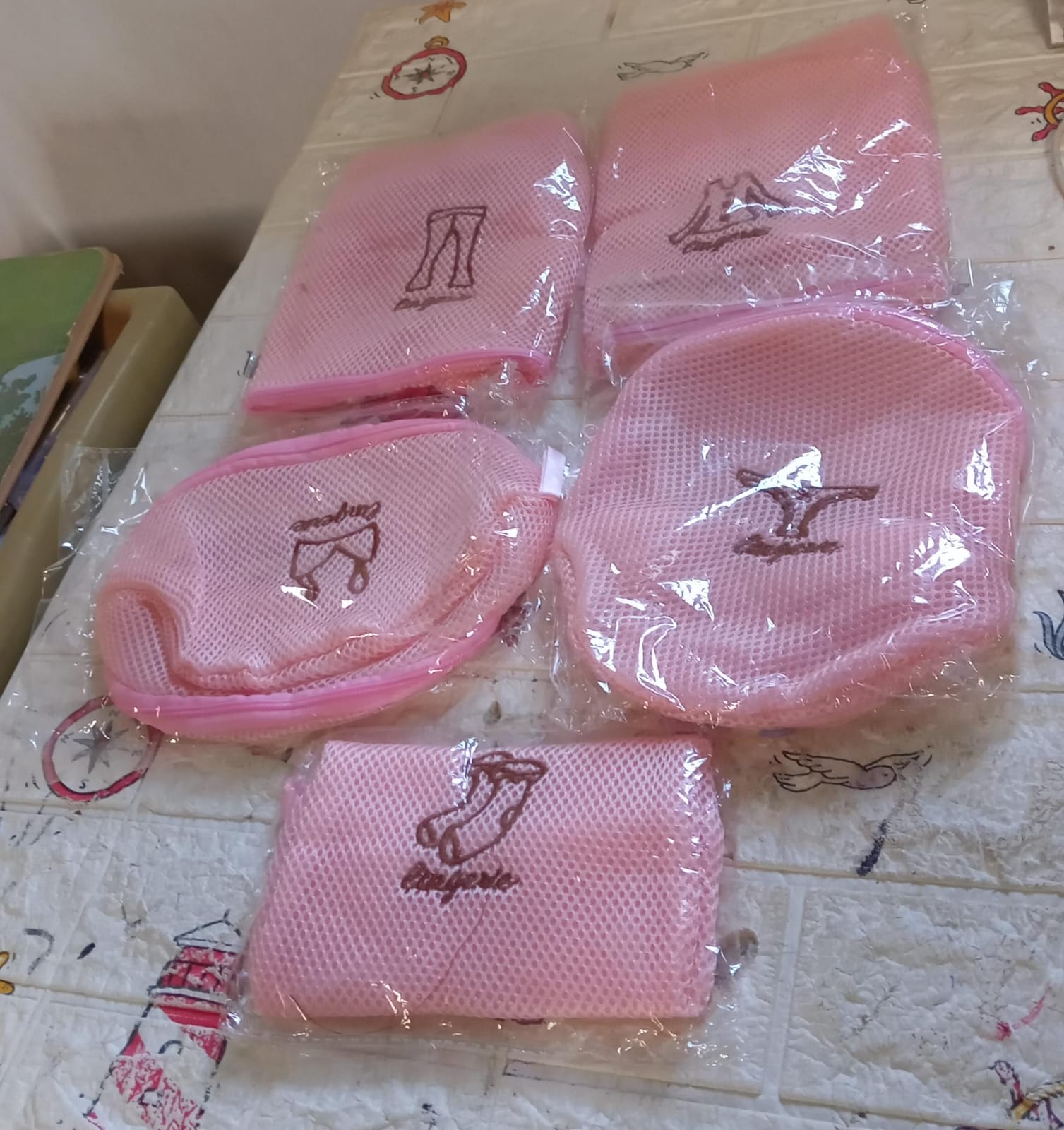1211 5pc Zippered Mesh Laundry Wash Bags Foldable Delicates Lingerie Socks, Underwear Blouse, Hosiery, Stocking and Lingerie Washing Machine Clothes Protection Net (5 Pc Set) 1211 5pc Zippered Mesh Laundry Wash Bags Foldable Delicates Lingerie Socks, Underwear Blouse, Hosiery, Stocking and Lingerie Washing Machine Clothes Protection Net (5 Pc Set)